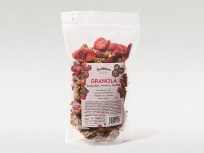 Csokoládés granola málnával és eperrel 